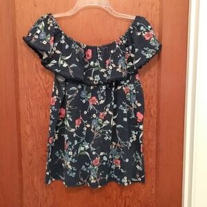 St. Johns Bay Floral Ruffled Sleeve Top Size Medium